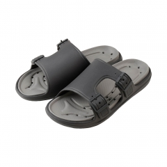 UNIQLO�R���t�H�[�g�T���_��